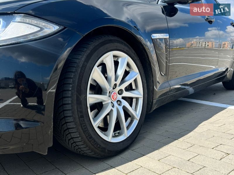 Седан Jaguar XF 2015 в Одесі