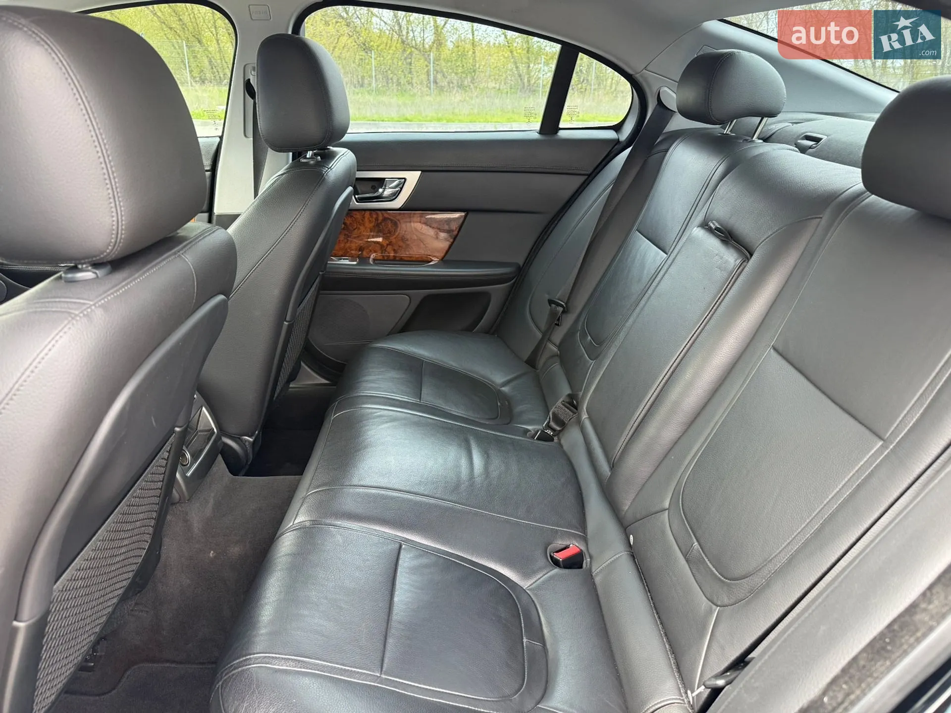 2012 Jaguar XF - мініатюра 18