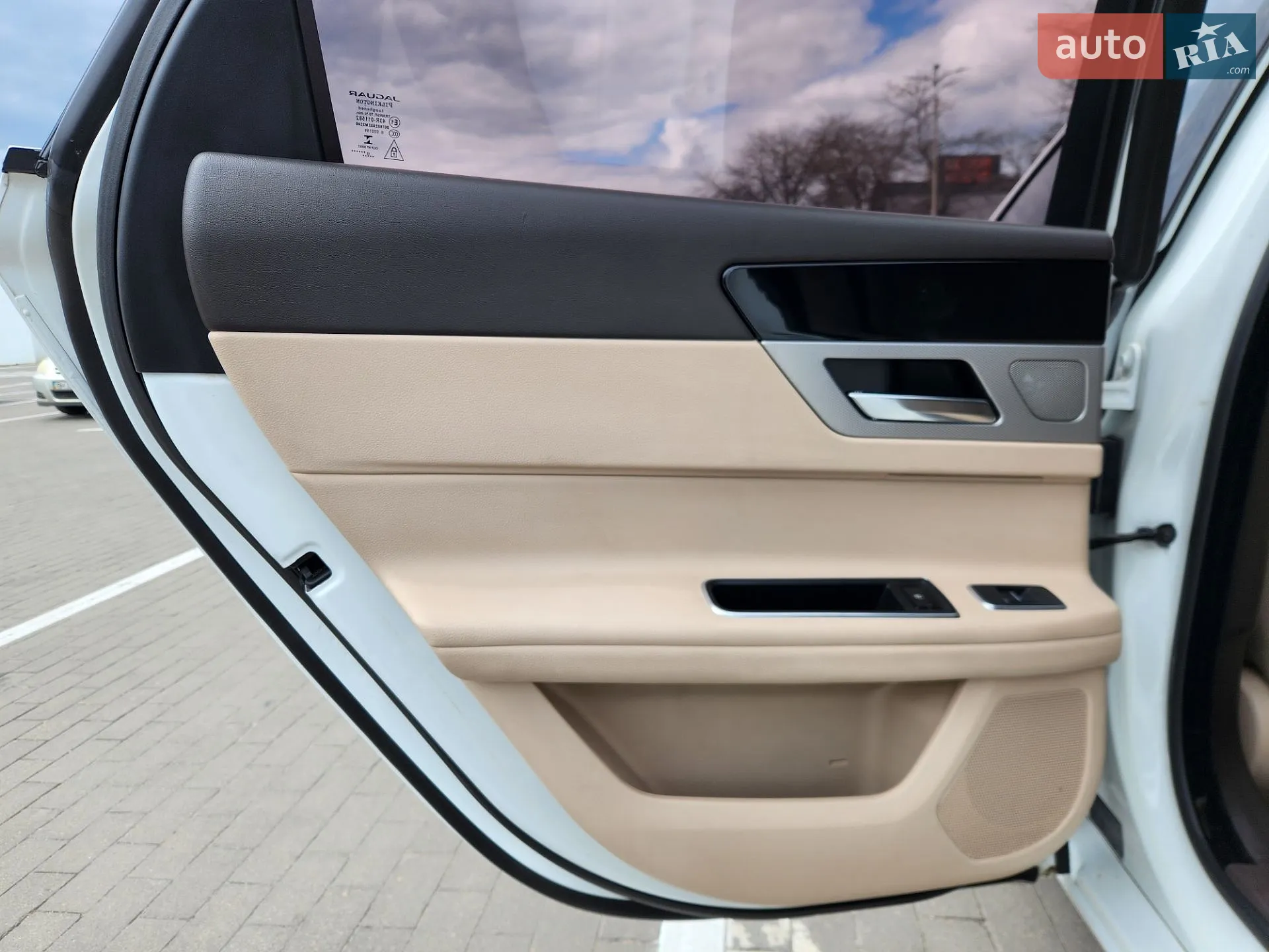 2015 Jaguar XF - мініатюра 12