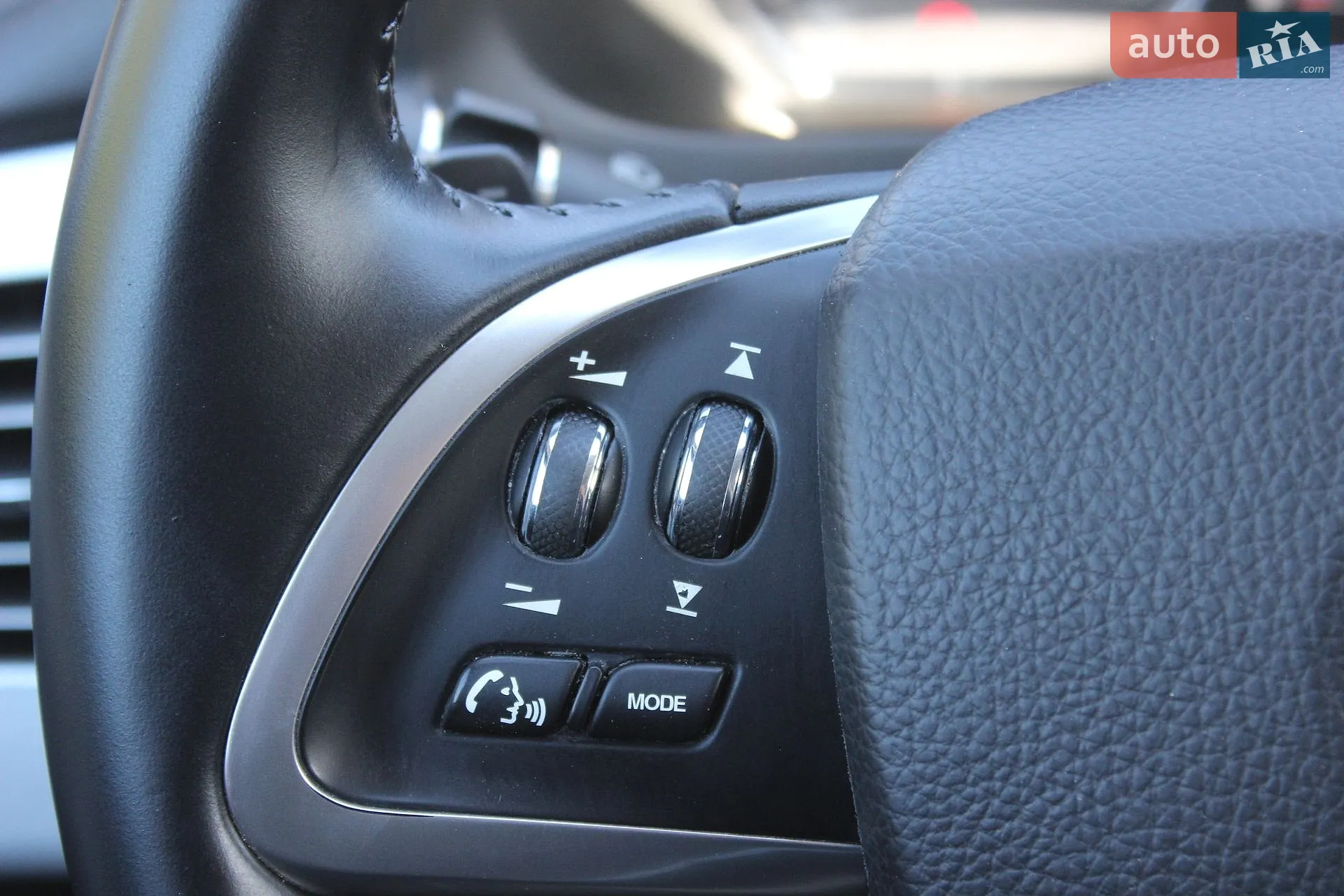 2012 Jaguar XF - мініатюра 30