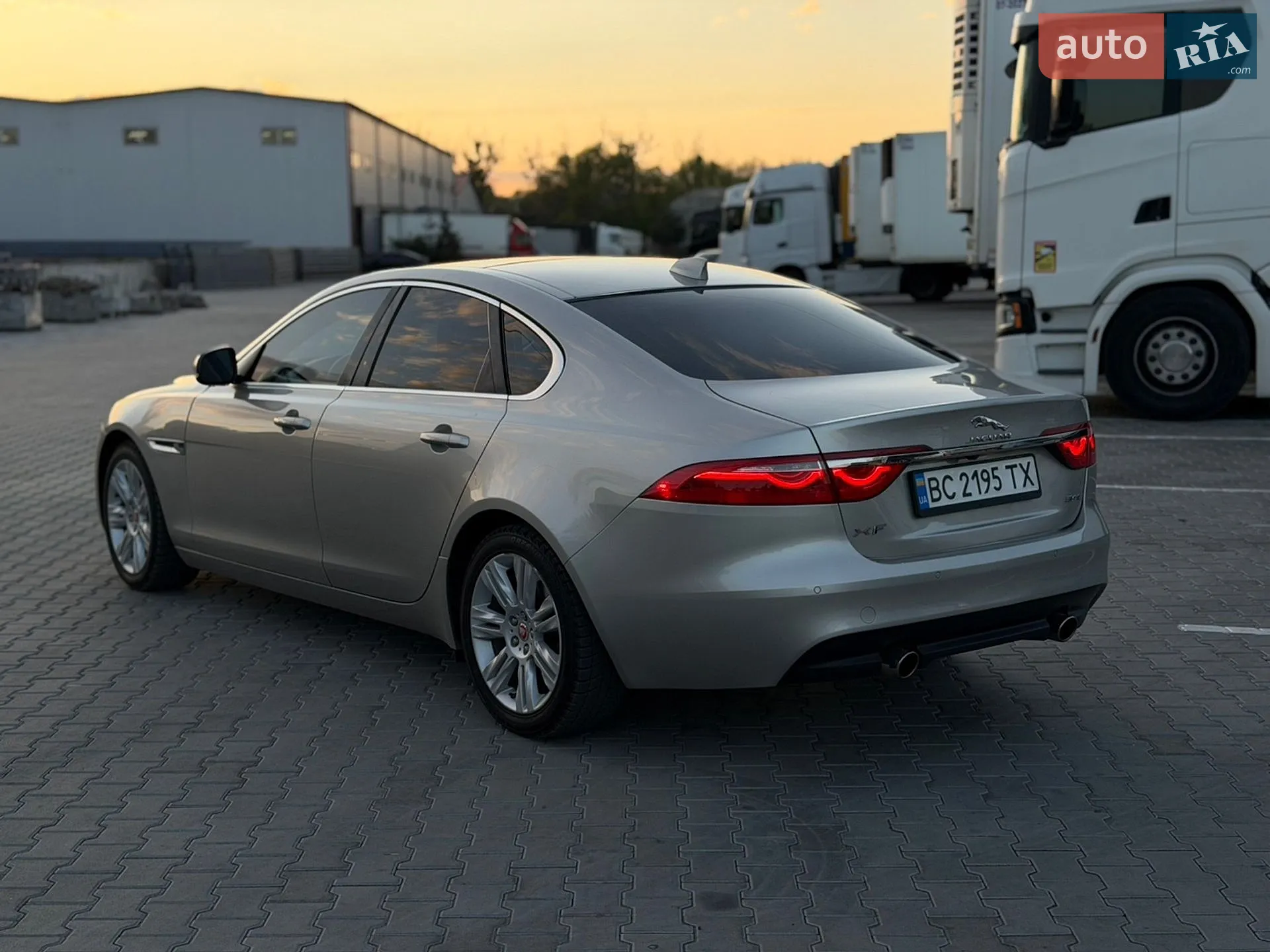 2016 Jaguar XF - мініатюра 11