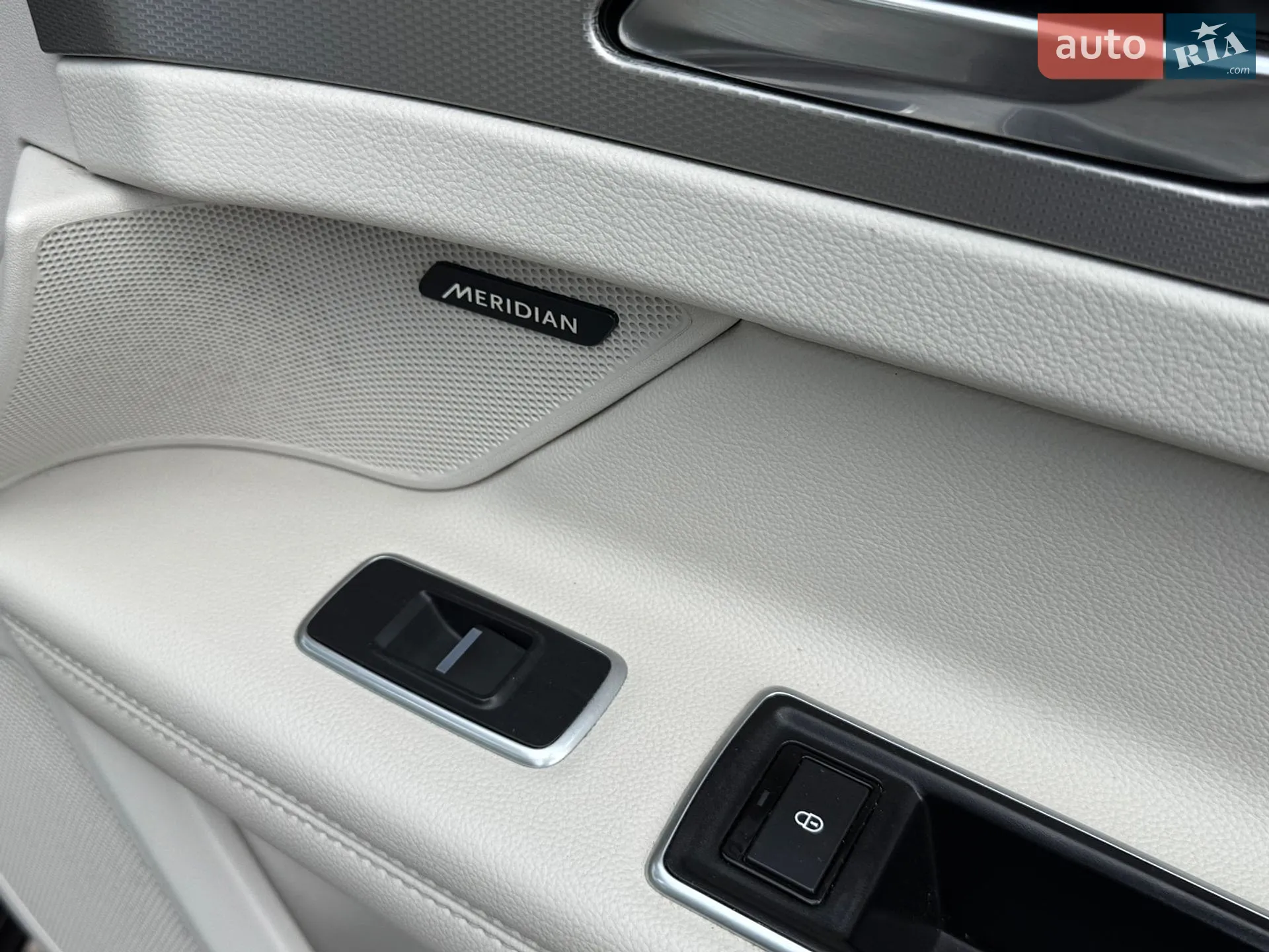 2018 Jaguar XF - мініатюра 31