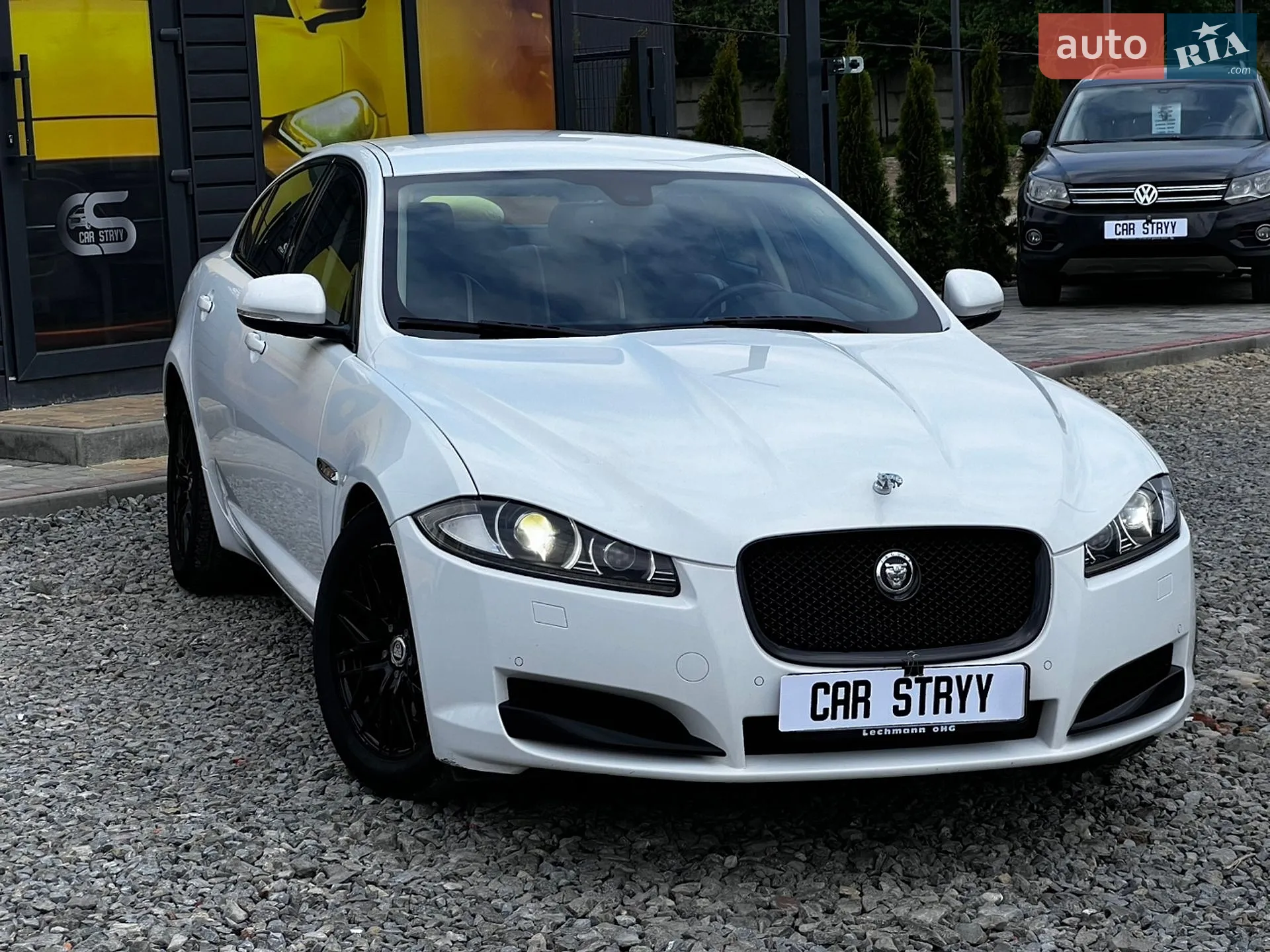 2012 Jaguar XF - мініатюра 2