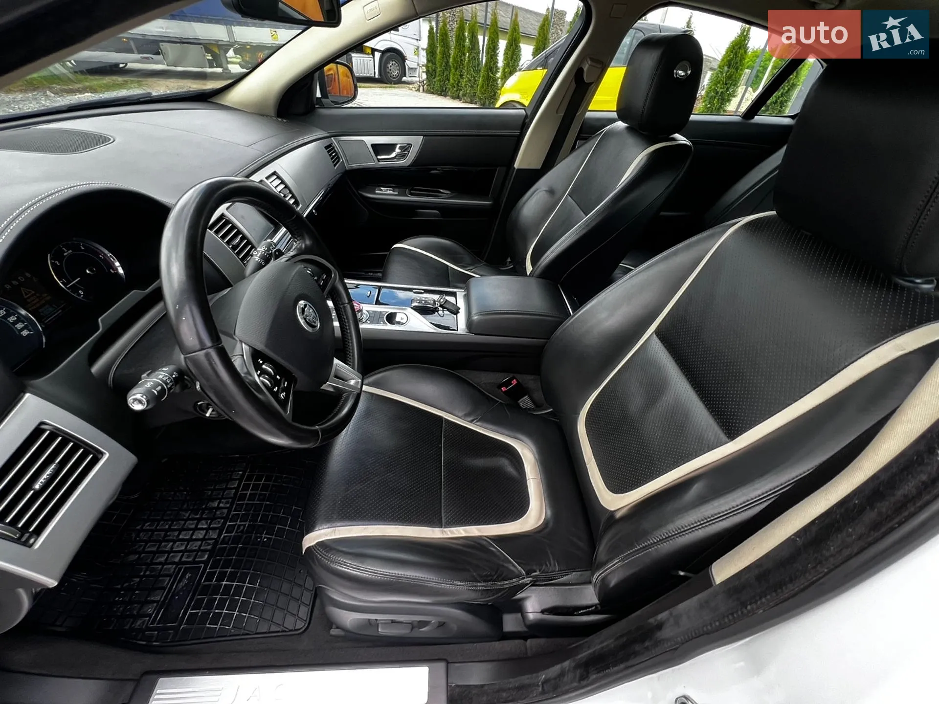 2012 Jaguar XF - мініатюра 34