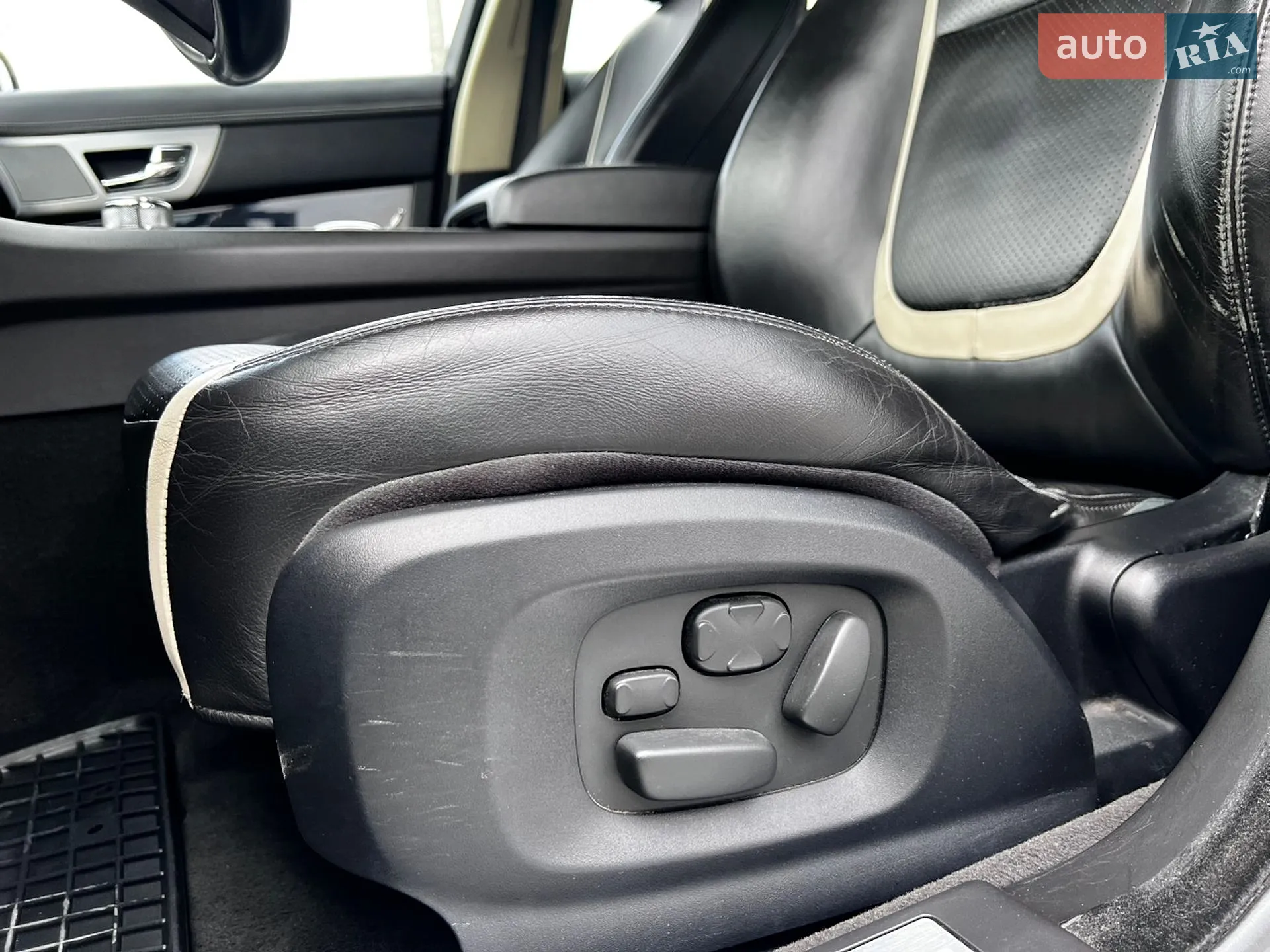 2012 Jaguar XF - мініатюра 38