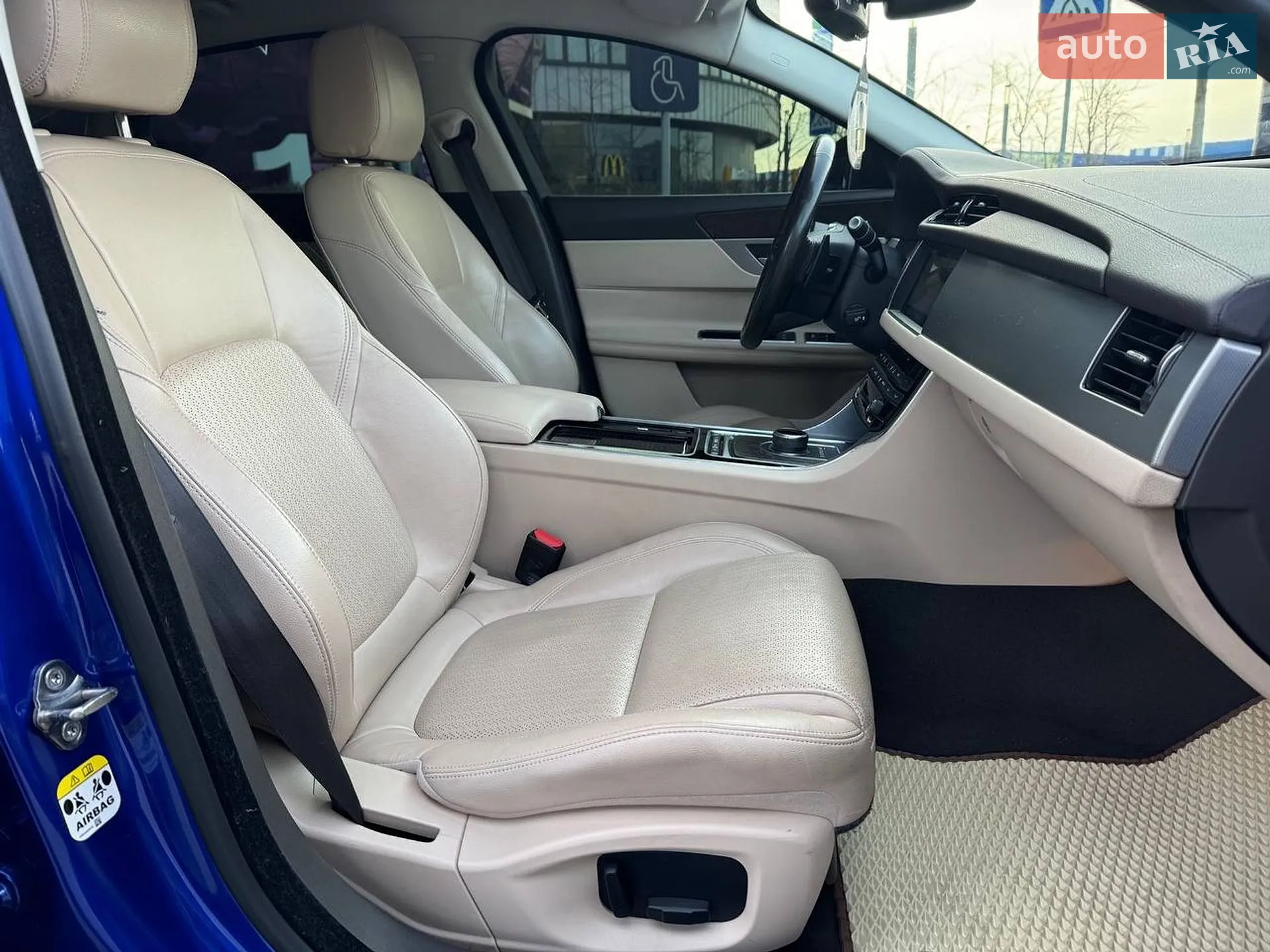 2017 Jaguar XF - мініатюра 11