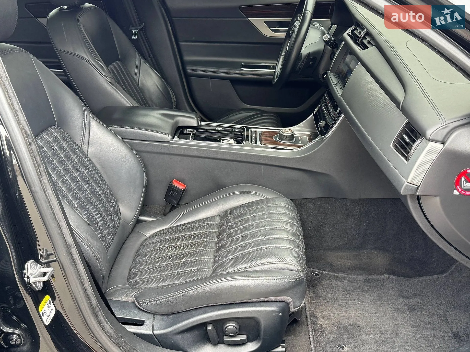 2016 Jaguar XF - мініатюра 9