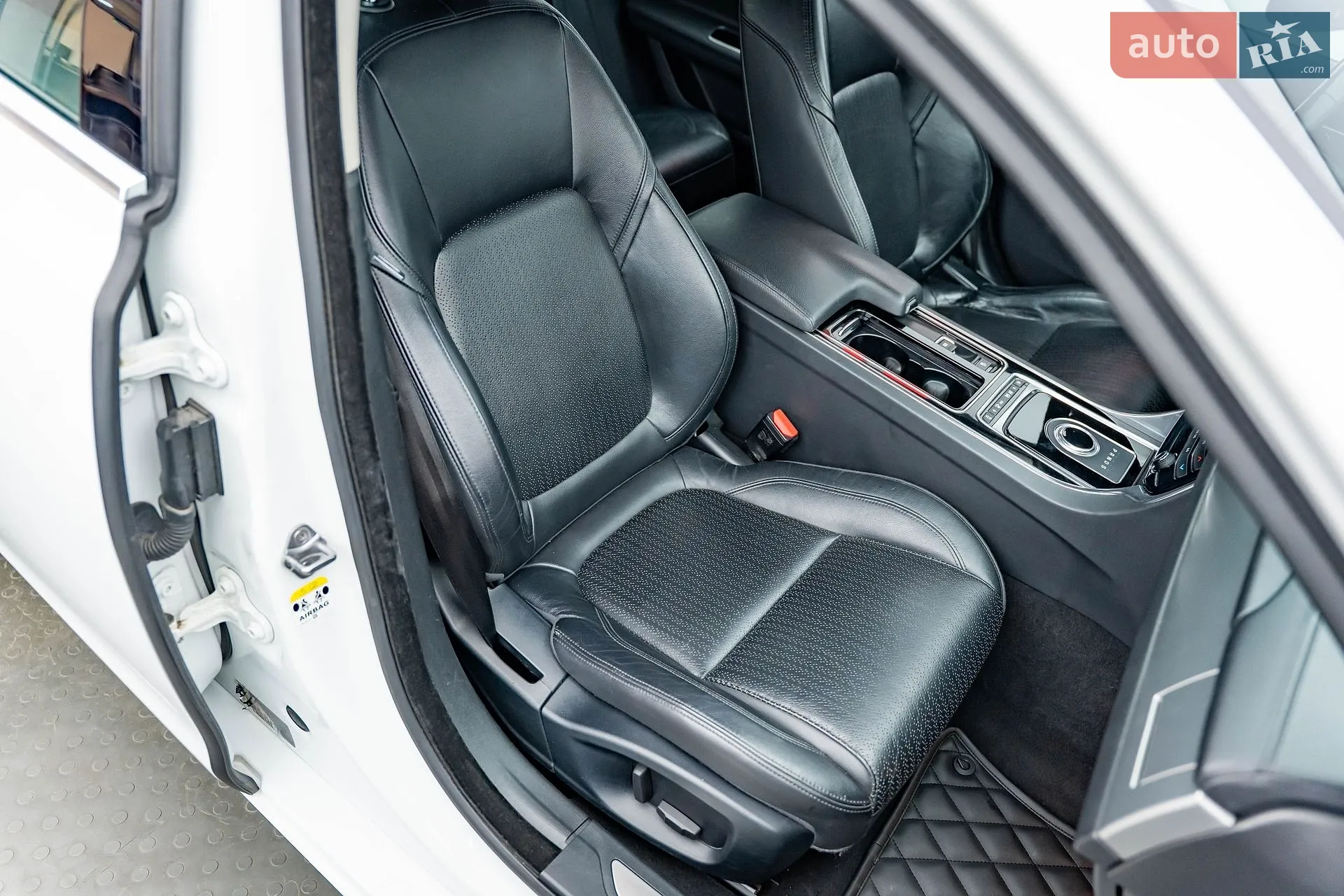 2016 Jaguar XF - мініатюра 25