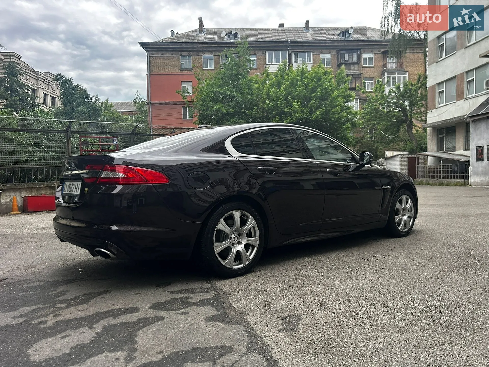 2012 Jaguar XF - мініатюра 3