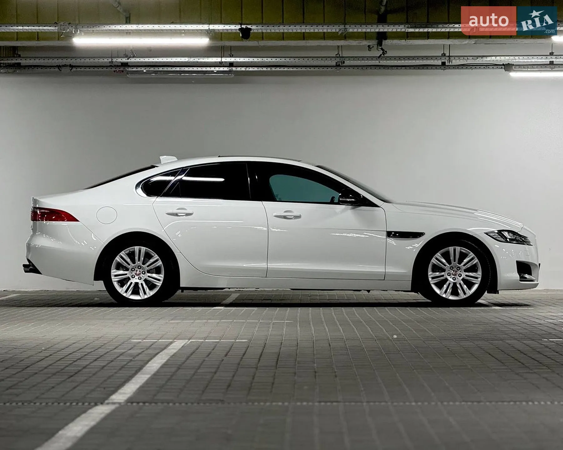 2016 Jaguar XF - мініатюра 9