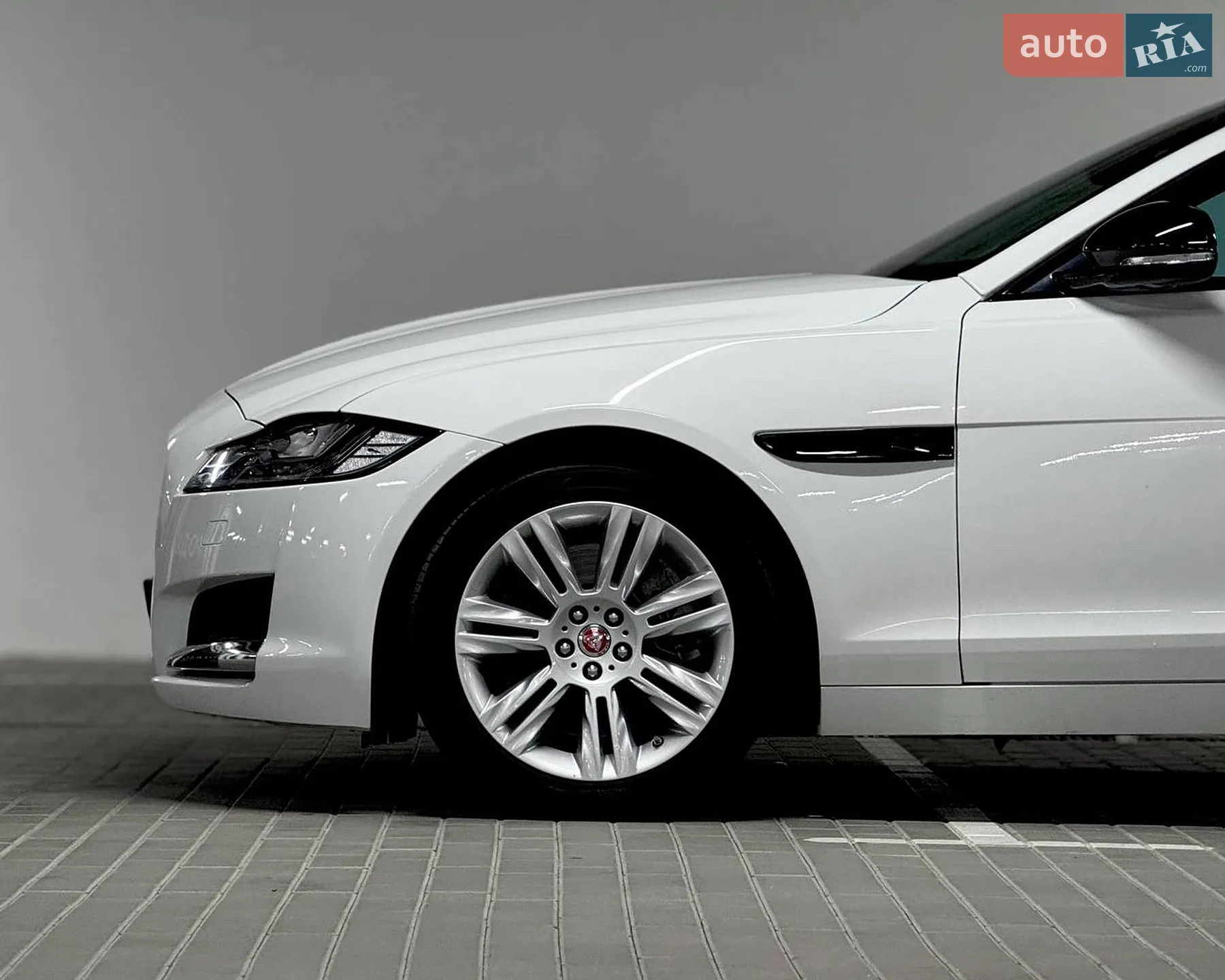 2016 Jaguar XF - мініатюра 14
