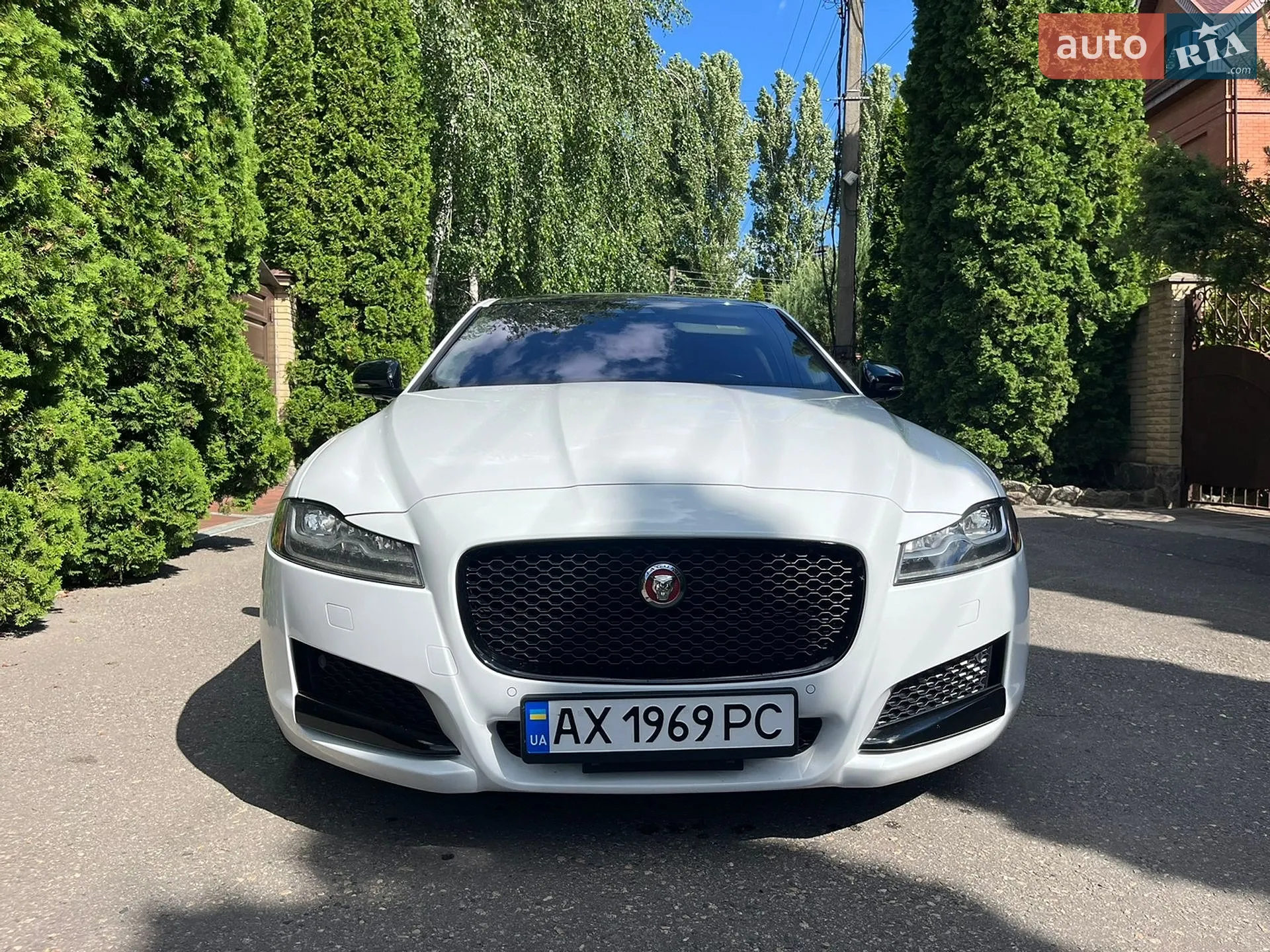 2016 Jaguar XF - мініатюра 2