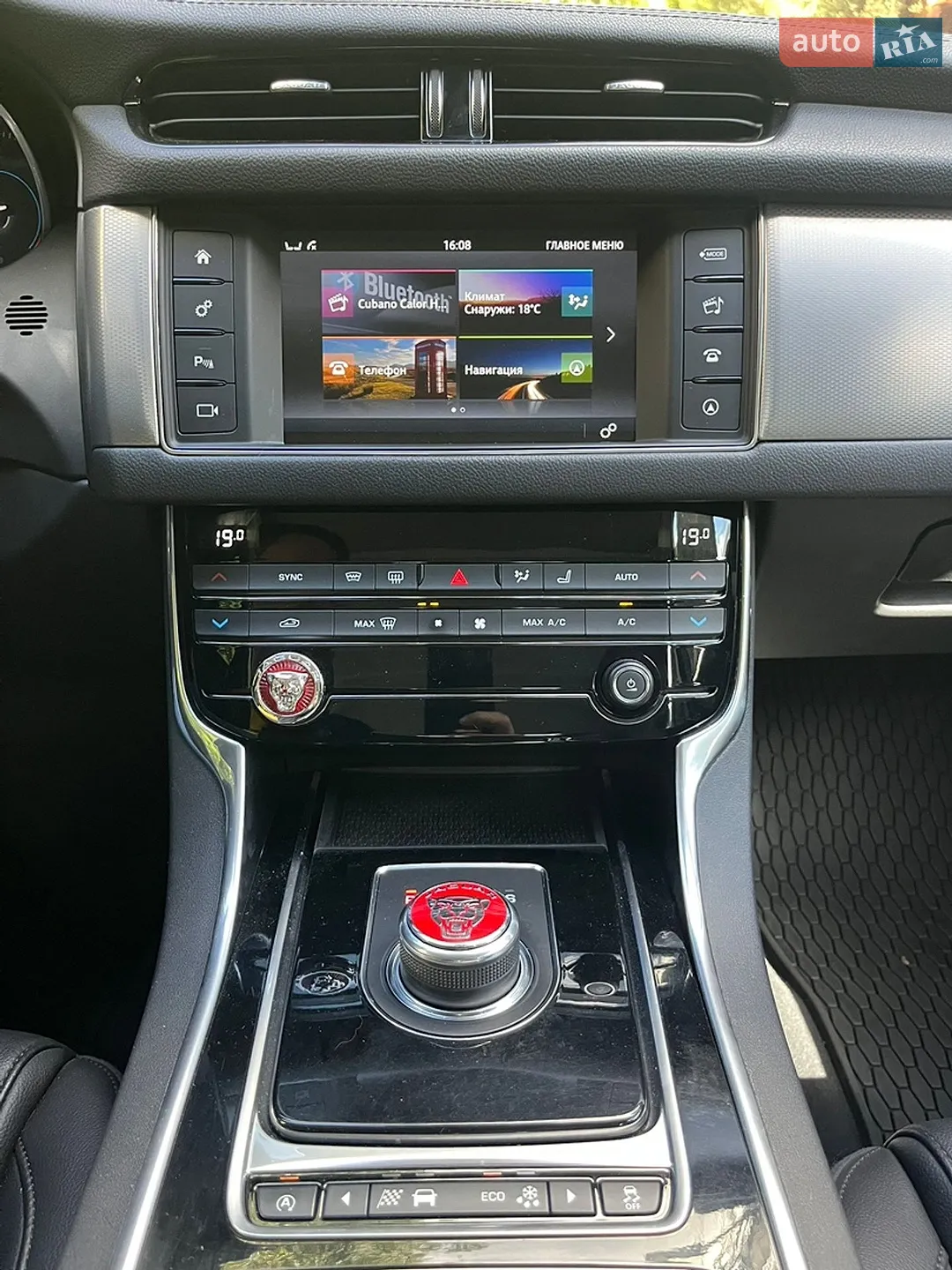 2016 Jaguar XF - мініатюра 18