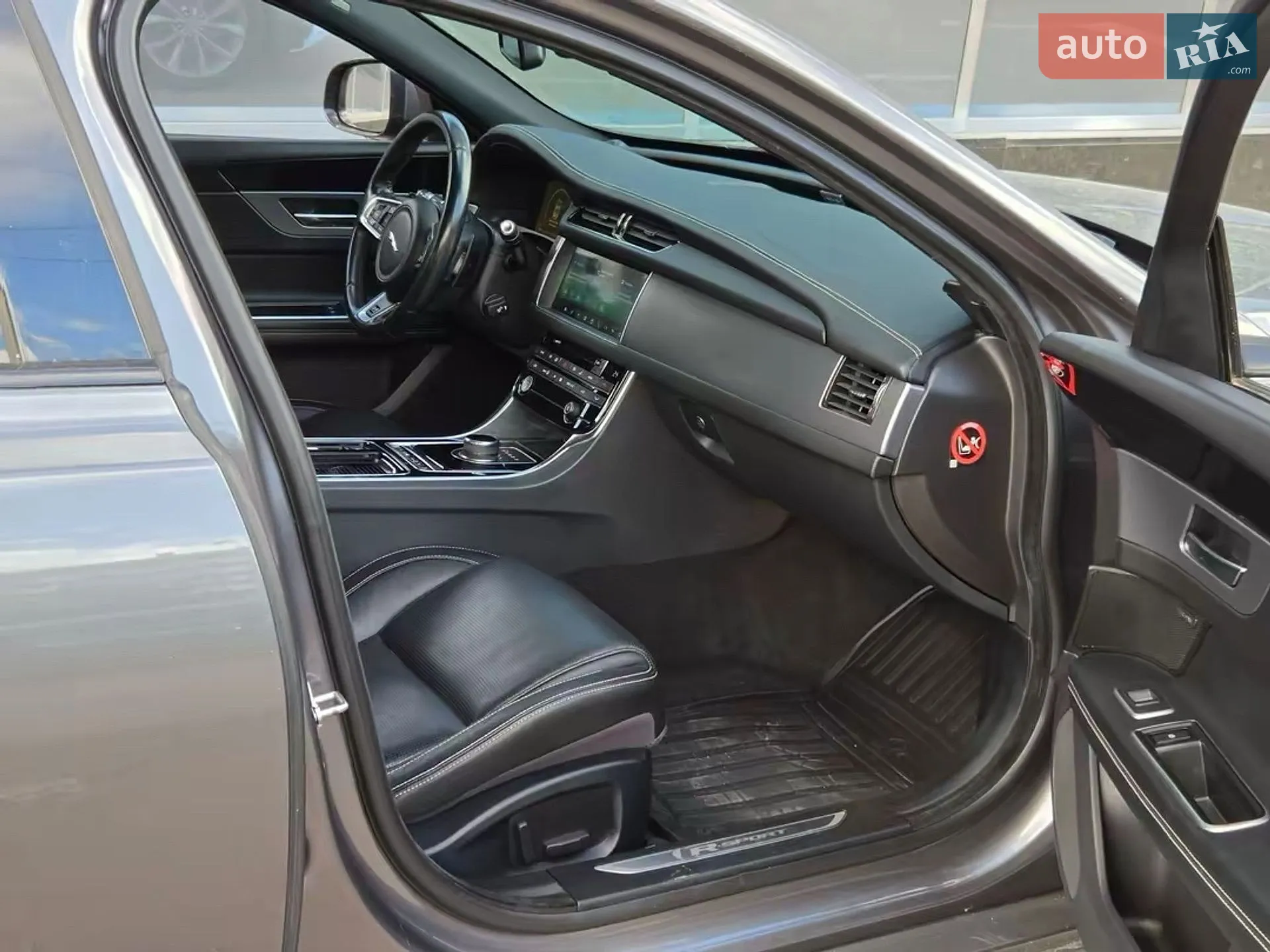 2016 Jaguar XF - мініатюра 17