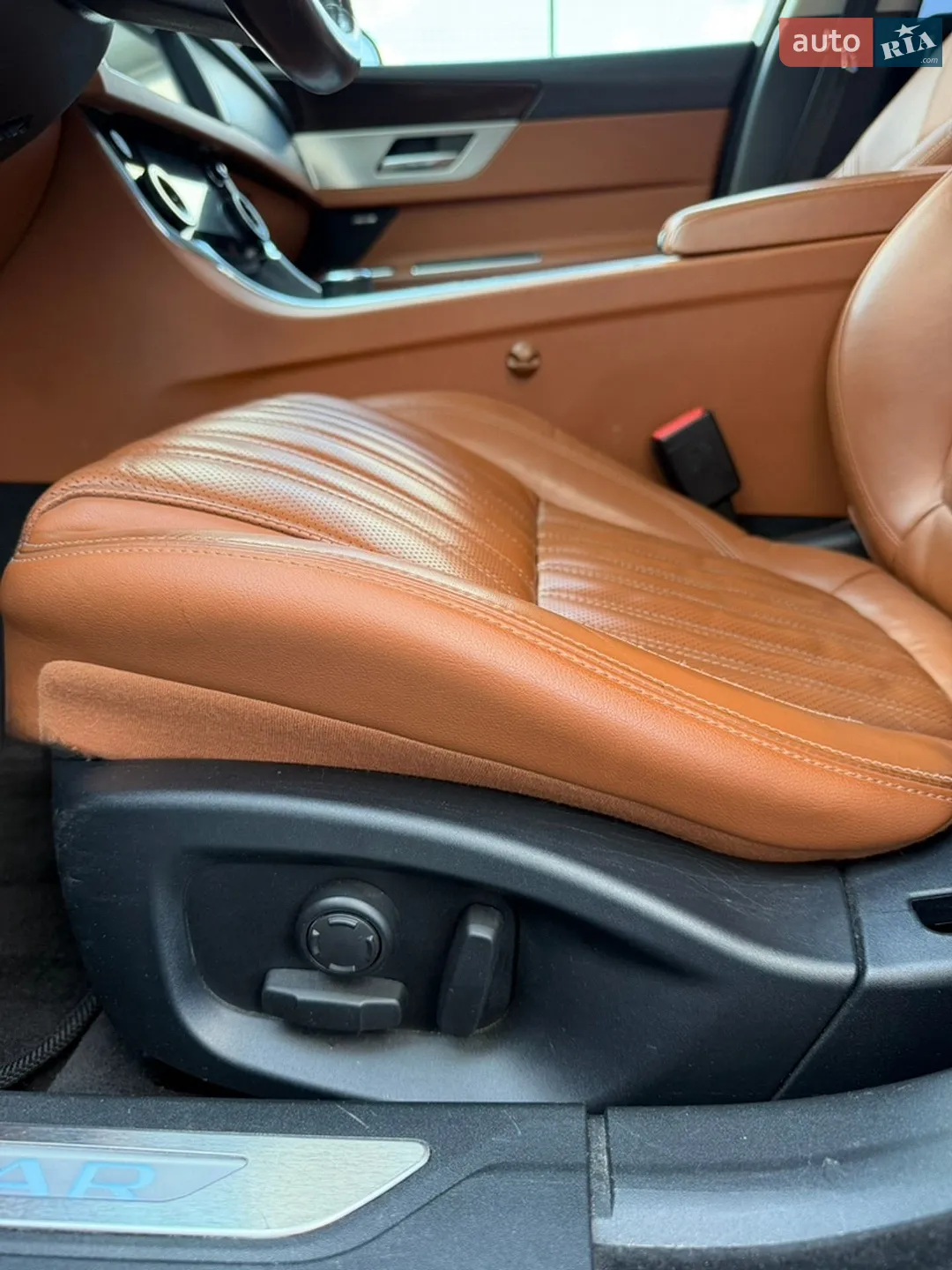2016 Jaguar XF - мініатюра 13