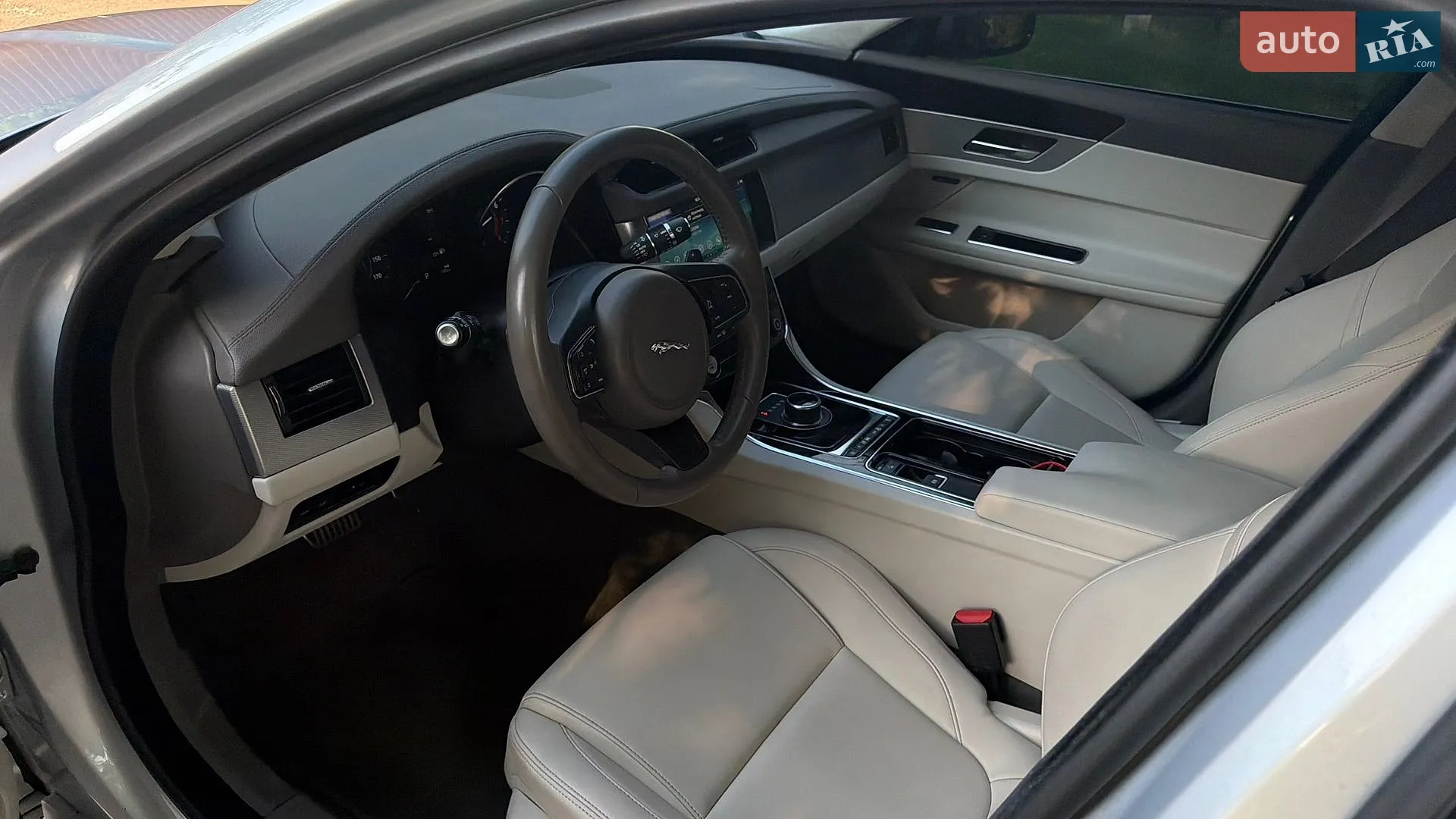 2018 Jaguar XF - мініатюра 12