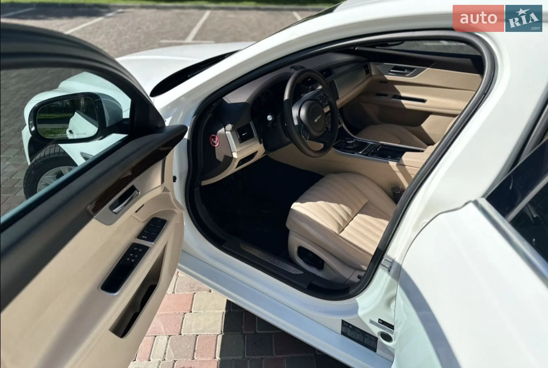 2016 Jaguar XF - мініатюра 6