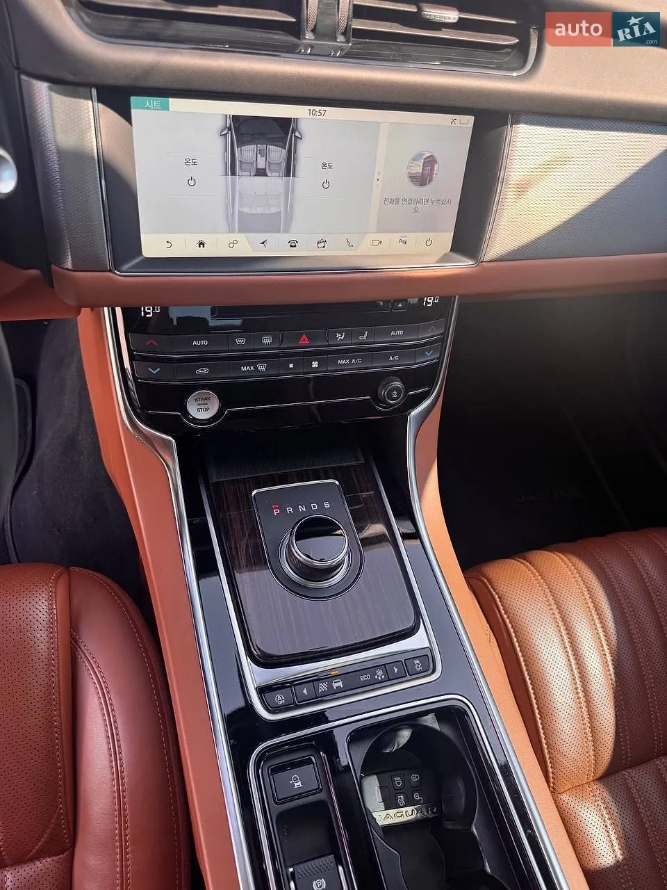 2019 Jaguar XF - мініатюра 18