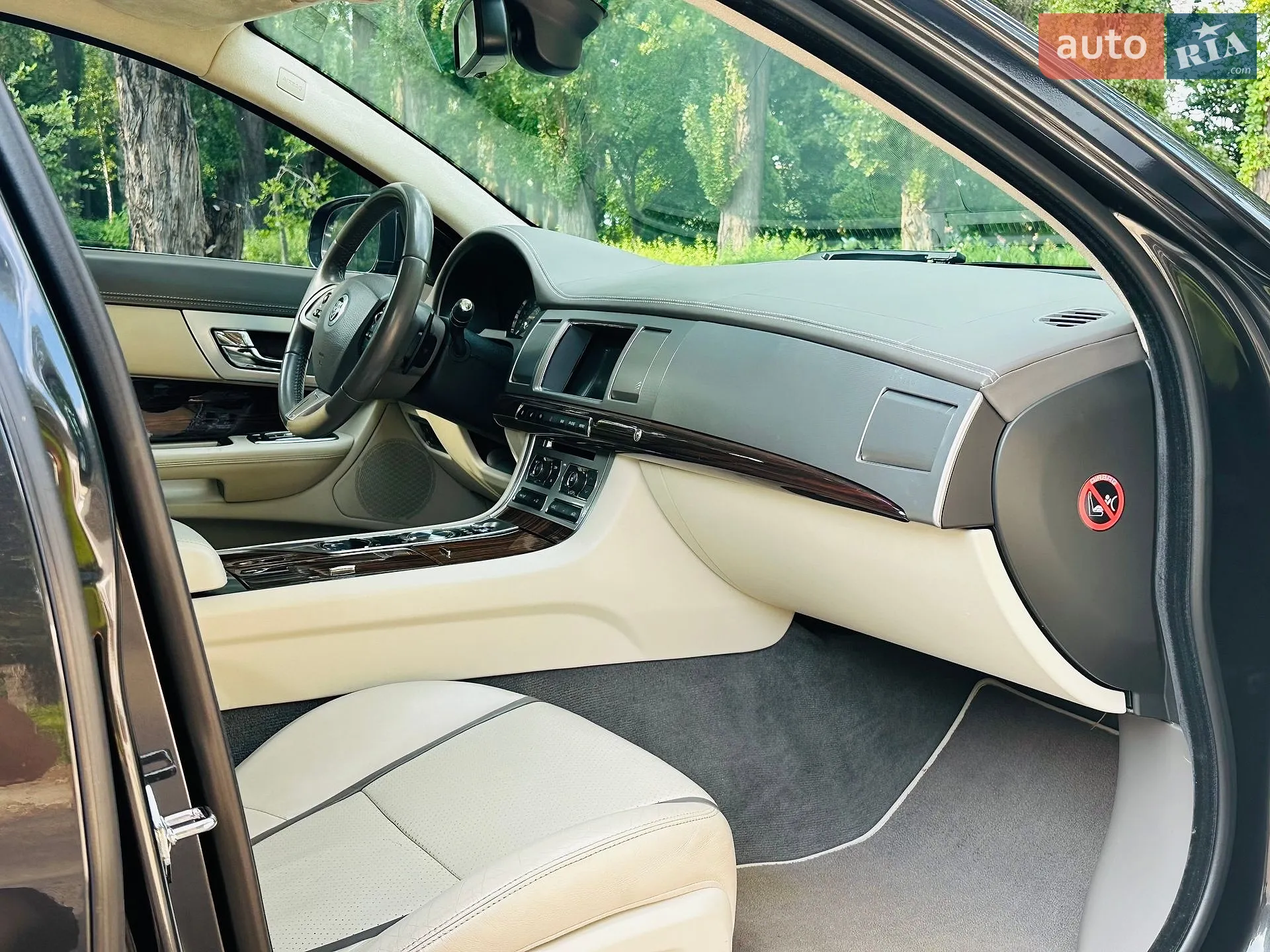 2012 Jaguar XF - мініатюра 14