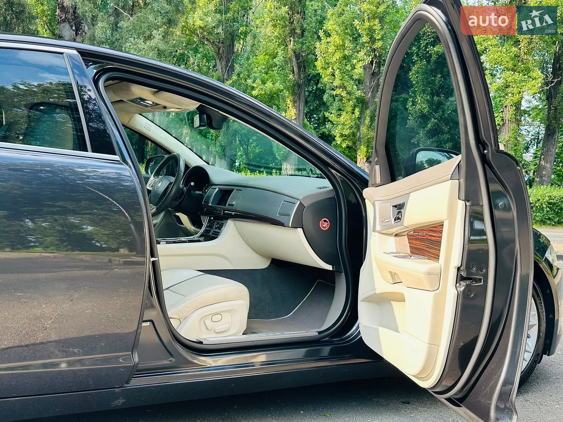 2012 Jaguar XF - мініатюра 16