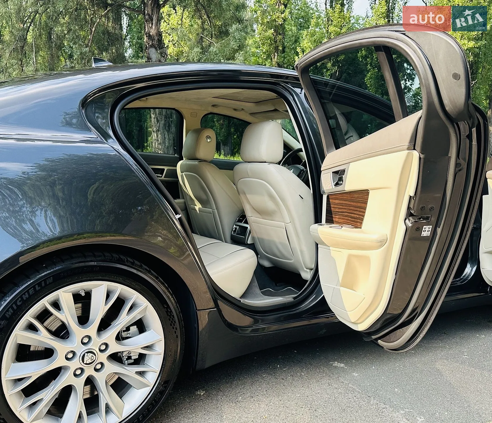 2012 Jaguar XF - мініатюра 17