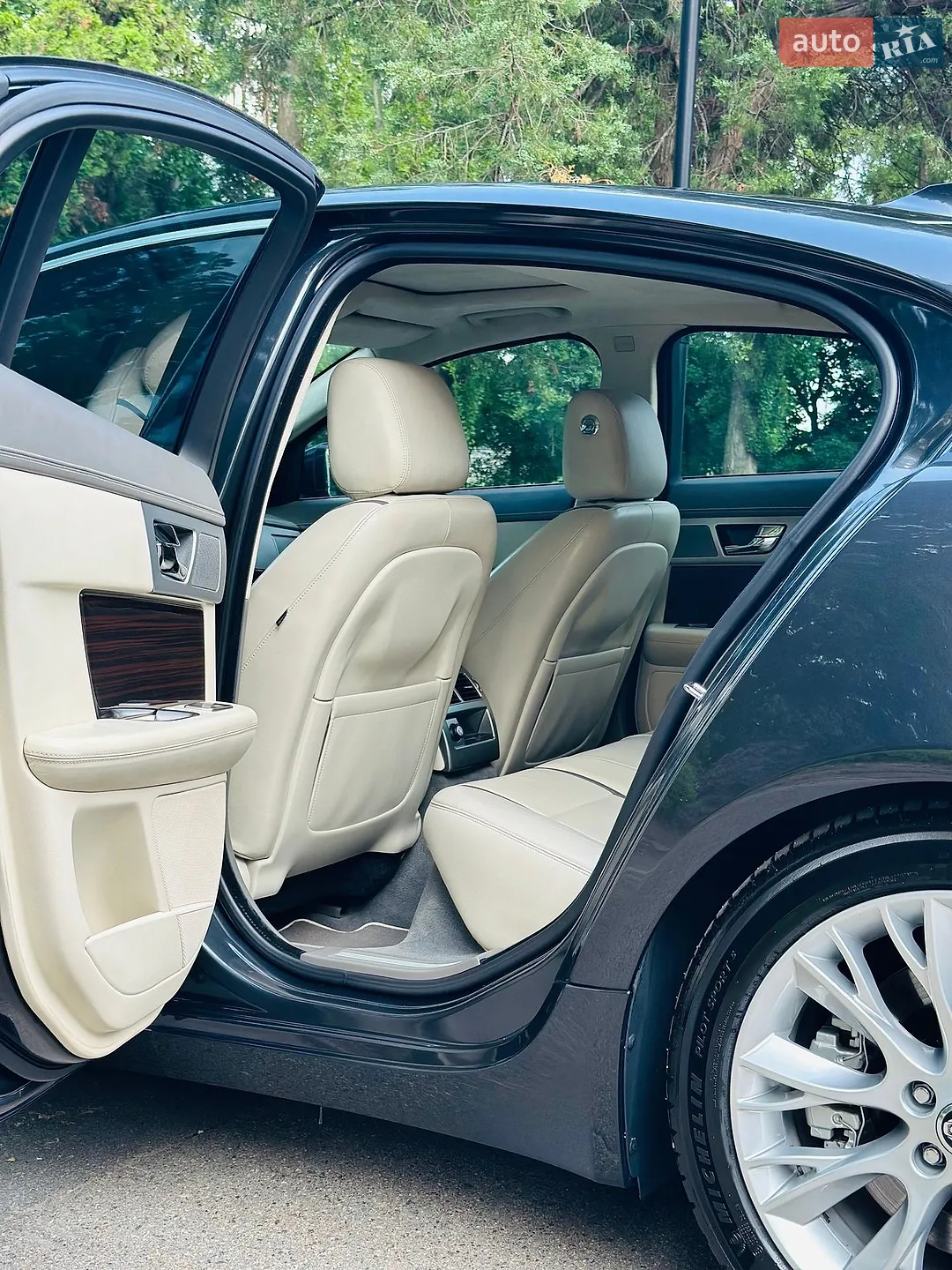 2012 Jaguar XF - мініатюра 20