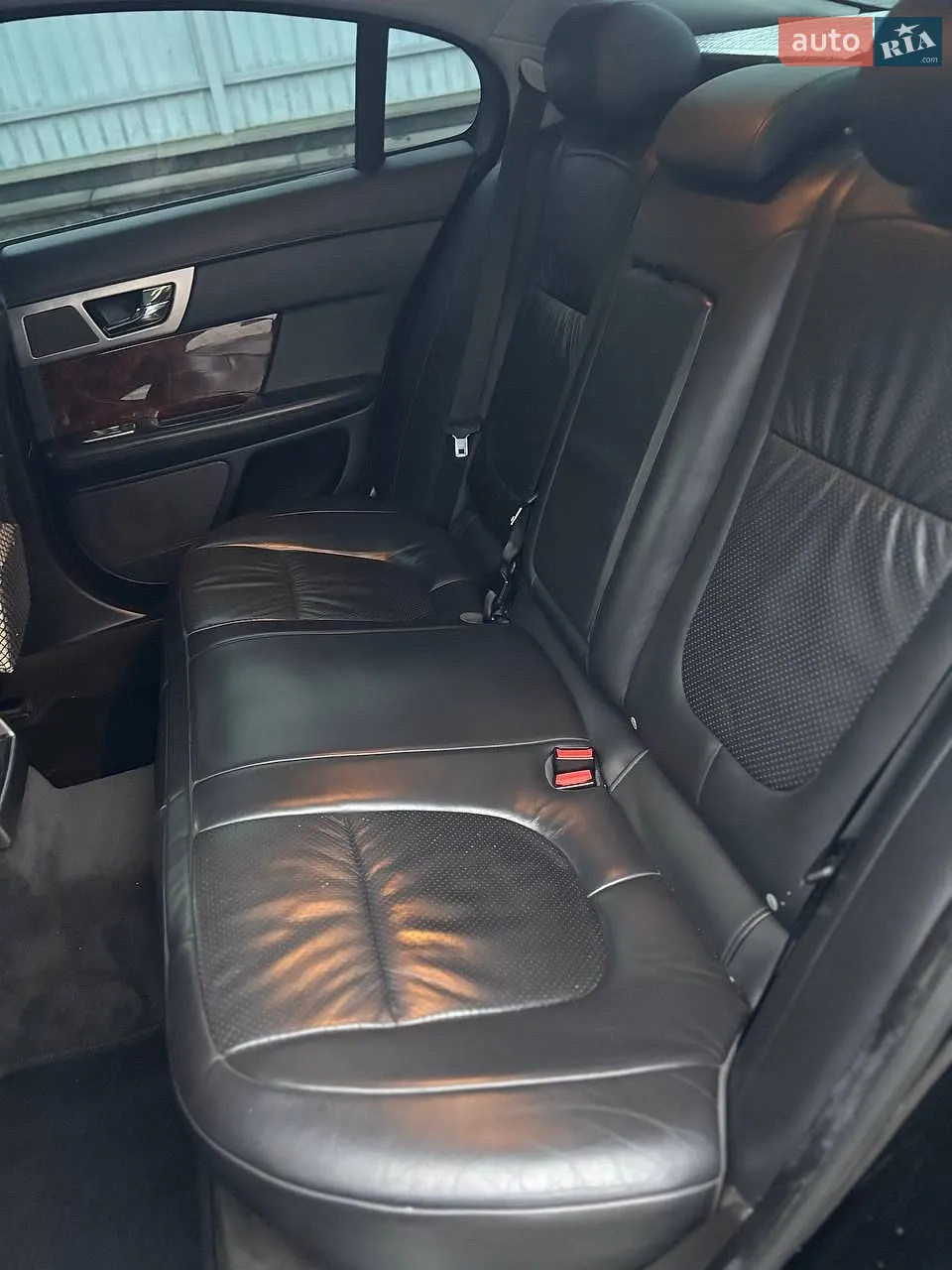 2010 Jaguar XF - мініатюра 9