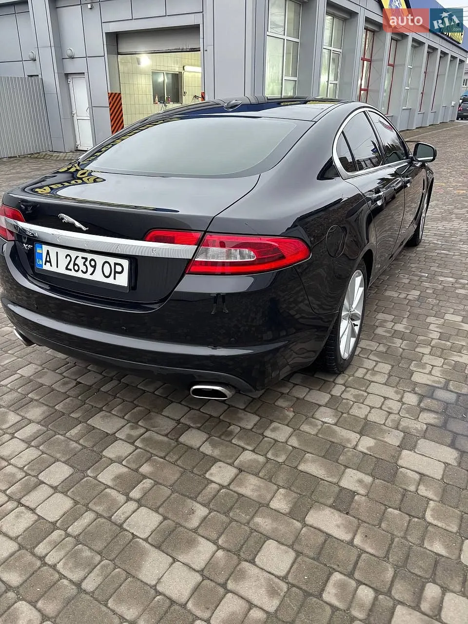 2010 Jaguar XF - мініатюра 3
