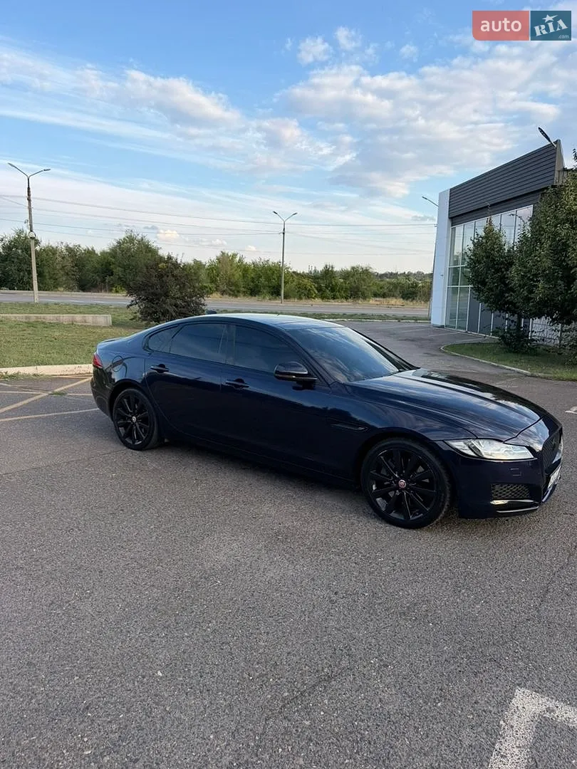 2016 Jaguar XF - мініатюра 2