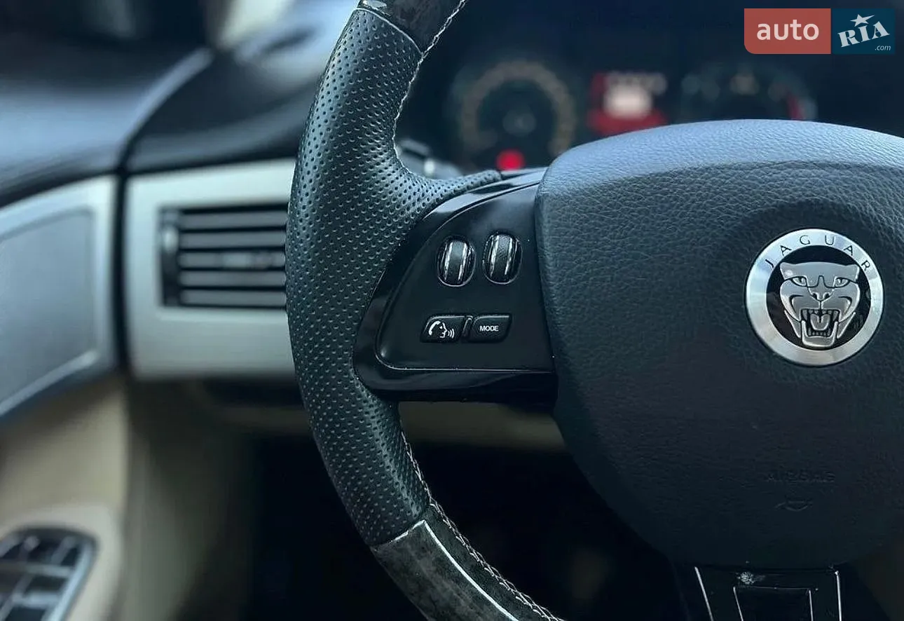 2012 Jaguar XF - мініатюра 14
