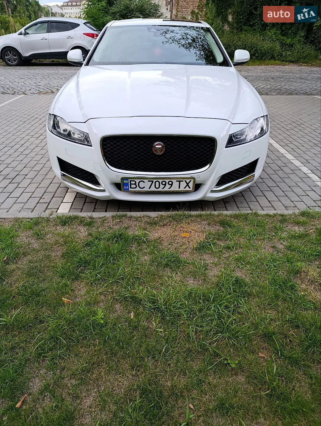 2017 Jaguar XF - мініатюра 12