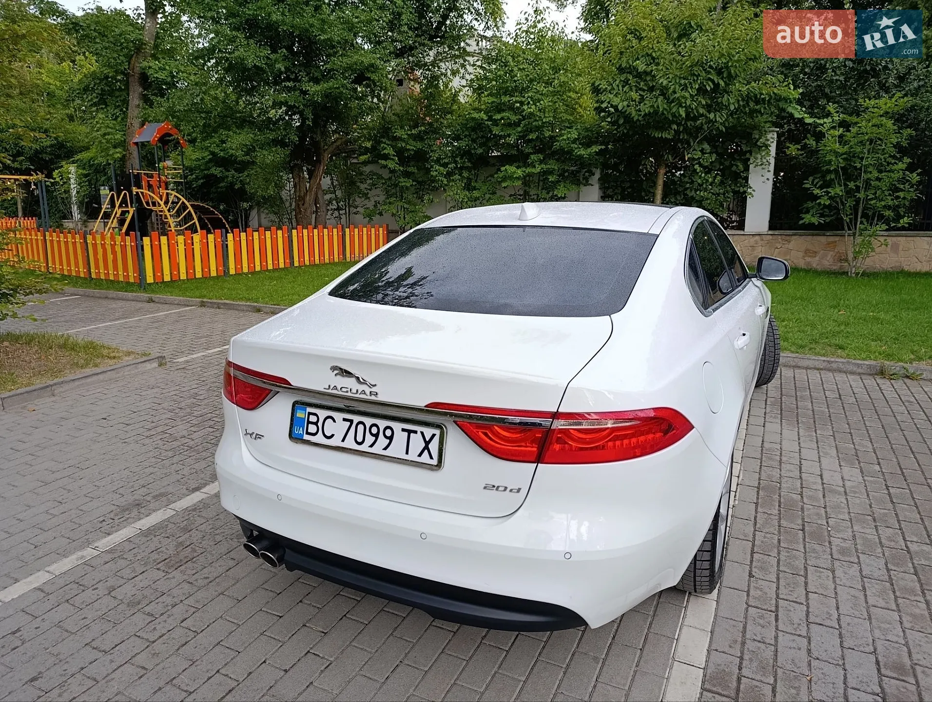 2017 Jaguar XF - мініатюра 32