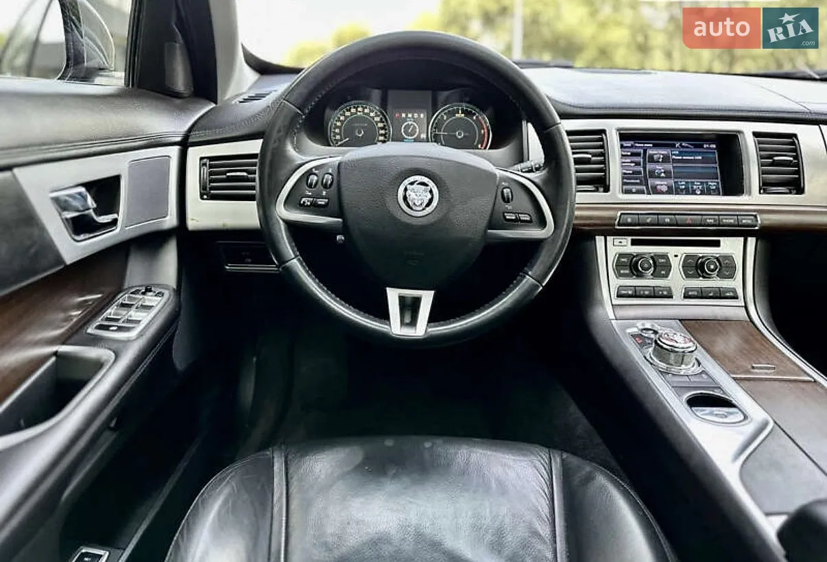 2012 Jaguar XF - мініатюра 12