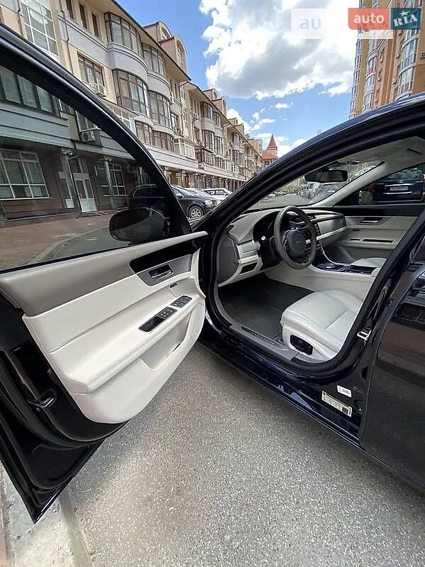 2016 Jaguar XF - мініатюра 2