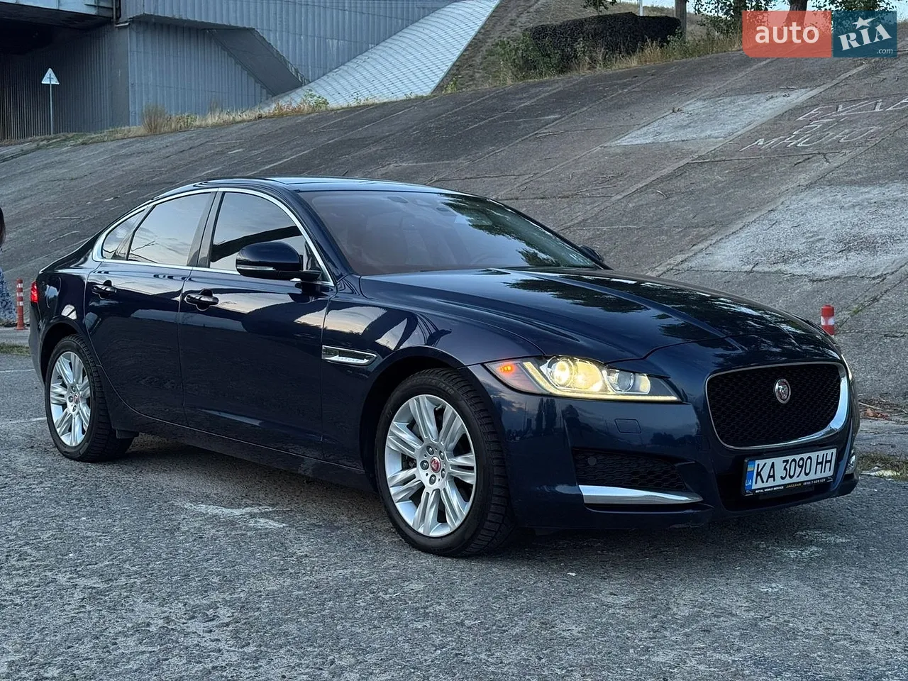 2016 Jaguar XF - мініатюра 12