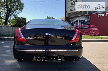 Седан Jaguar XJ 2012 в Львове