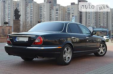 Седан Jaguar XJ 2004 в Києві