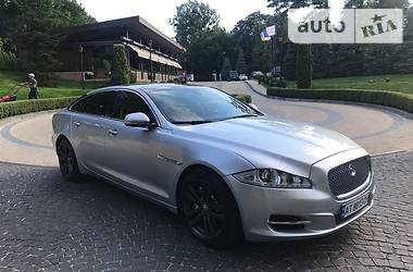 Седан Jaguar XJ 2013 в Львове