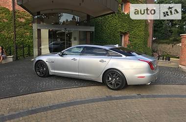 Седан Jaguar XJ 2013 в Львове