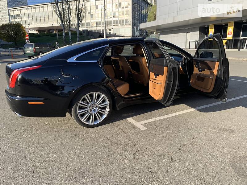 Седан Jaguar XJ 2010 в Києві