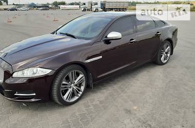 Седан Jaguar XJ 2010 в Луцке