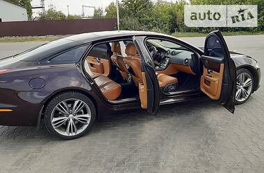 Седан Jaguar XJ 2010 в Луцке