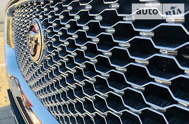 Седан Jaguar XJ 2013 в Львове