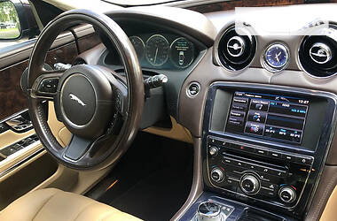 Седан Jaguar XJ 2012 в Киеве