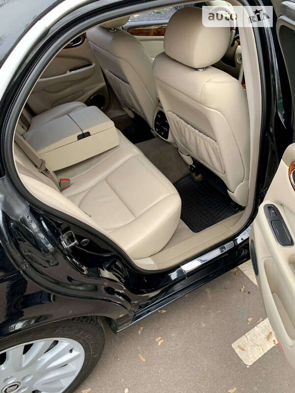 Седан Jaguar XJ 2003 в Києві