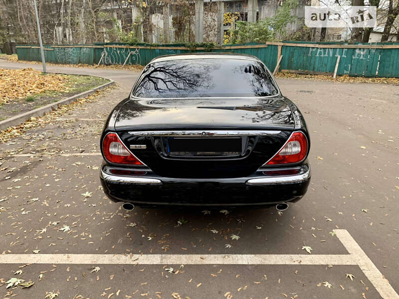 Седан Jaguar XJ 2003 в Києві