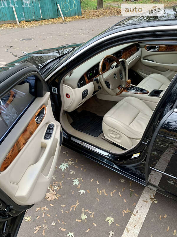 Седан Jaguar XJ 2003 в Києві