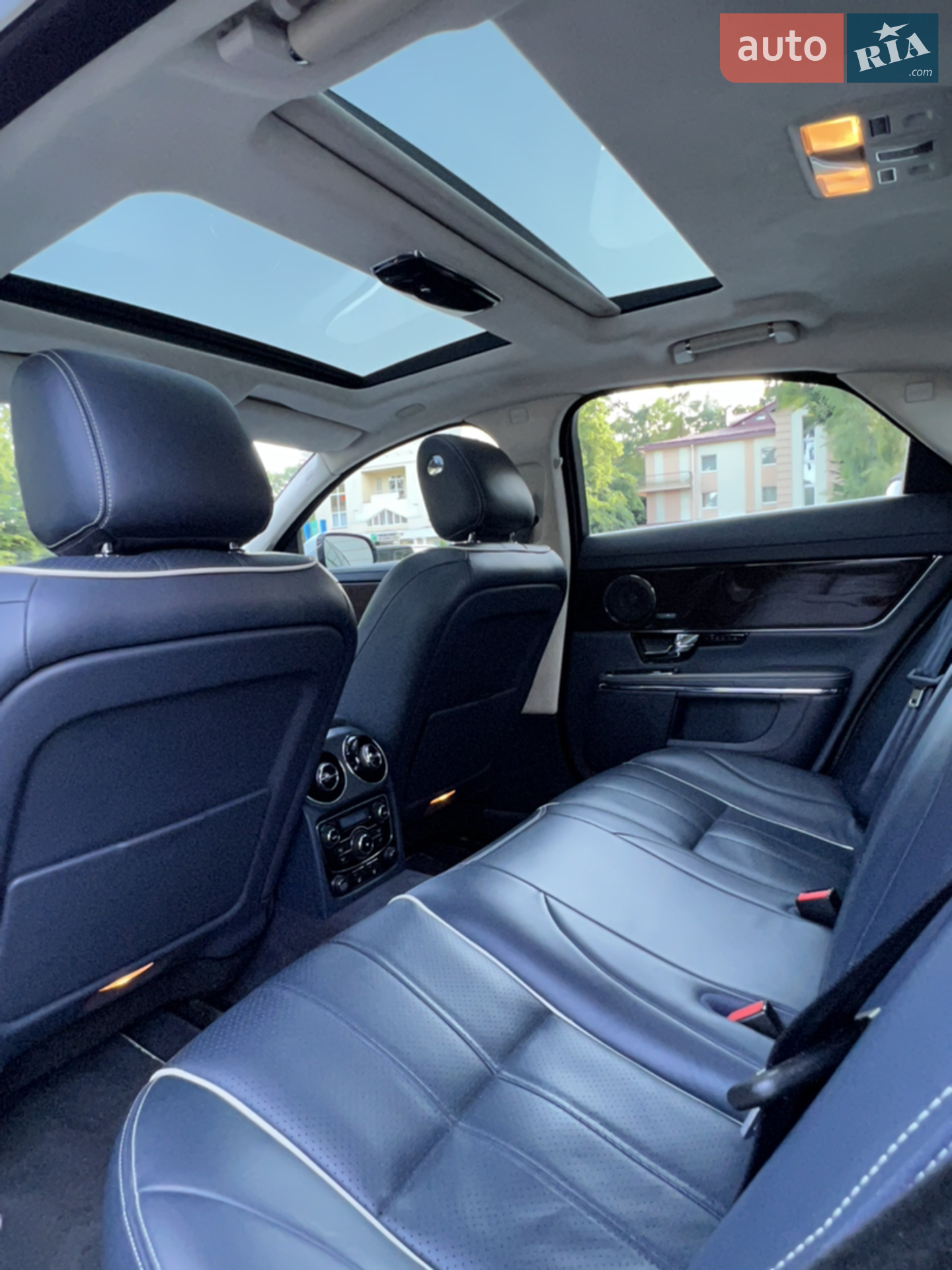 2013 Jaguar XJ - мініатюра 16