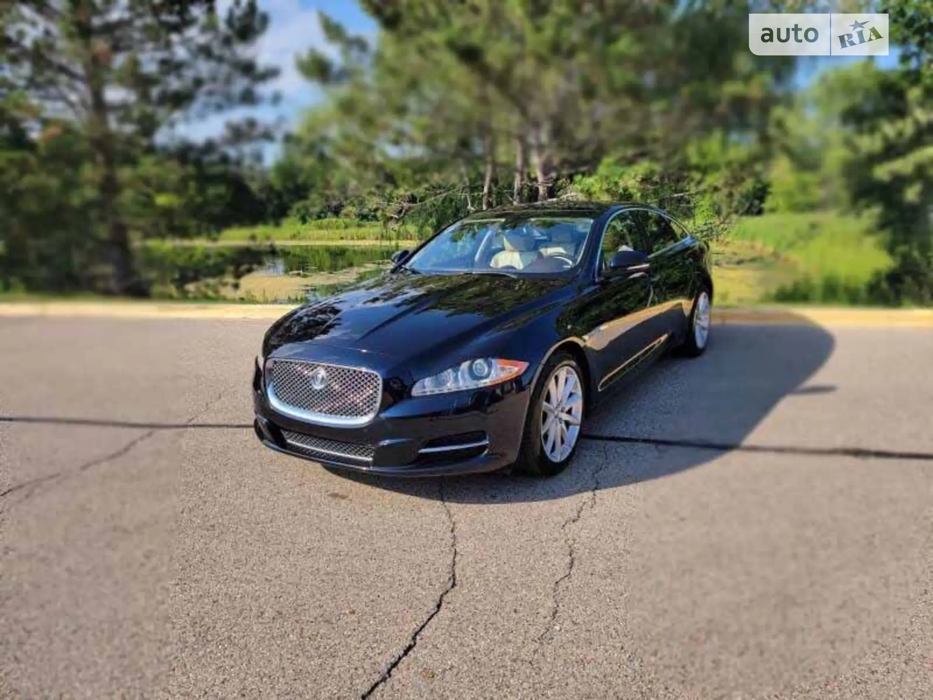 2010 Jaguar XJ - мініатюра 2