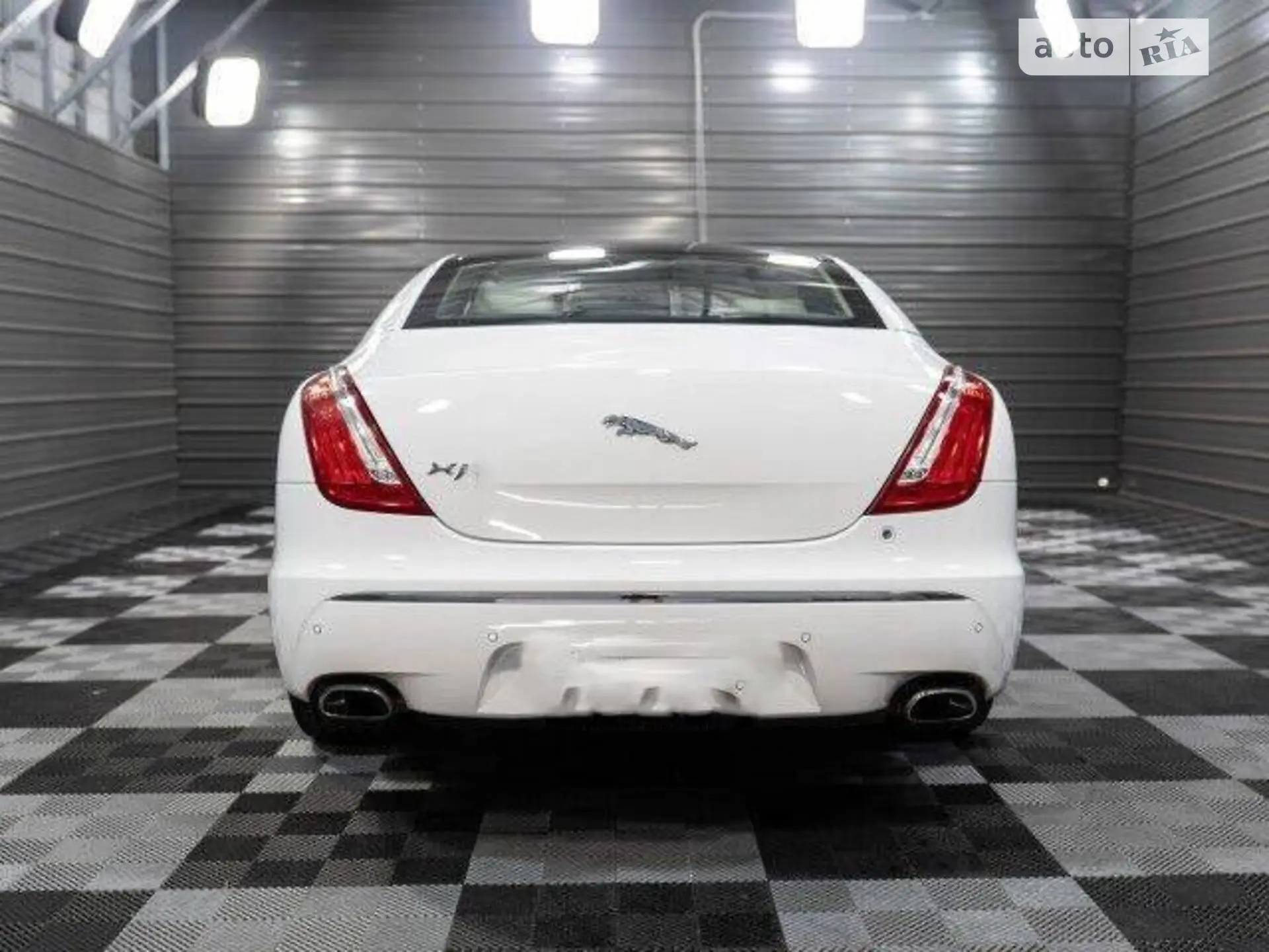 2011 Jaguar XJ - мініатюра 4